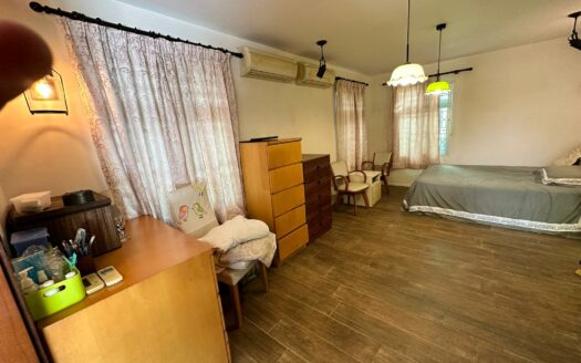 豪裝 新村屋地下連花園出售