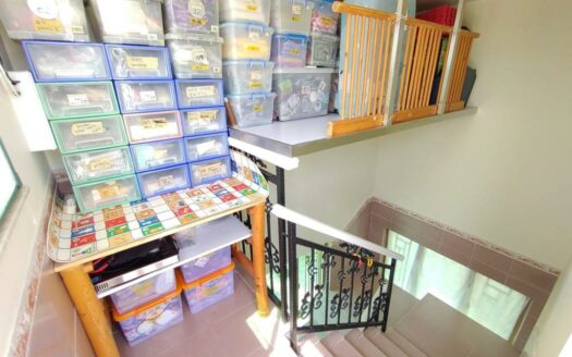 九記附近入去 村屋出售